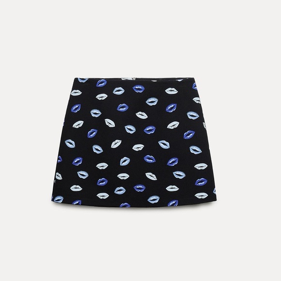 Size Small | Zara | Lip Print Mini Skirt - Picture 2 of 16